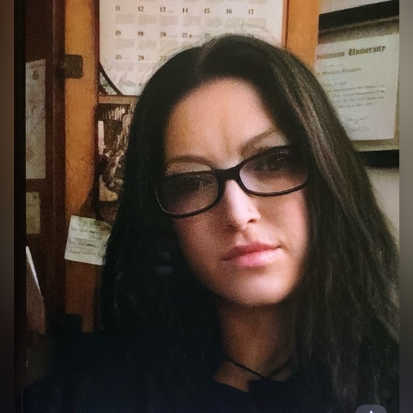 Meet your Posher, Robyn - Picture 3 of 8